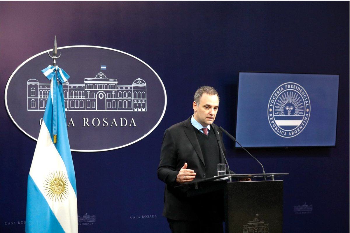 Vocero en conferencia en Casa Rosada